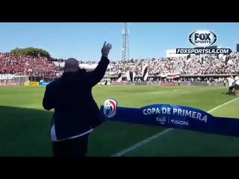 La hinchada de Cerro hace callar al presentador de olimpia