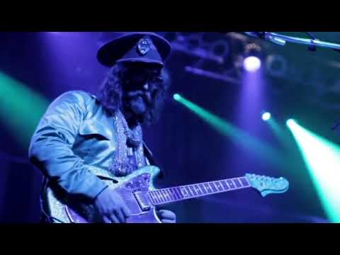 Les Claypool Insane Bass Solo!