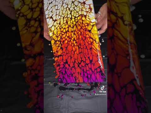 Amazing Acrylic Pour Painting Reaction with Silicone Oil!