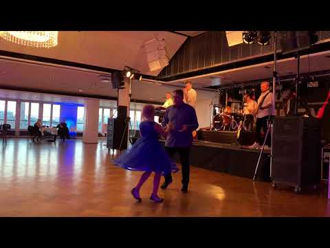 Bonnie och Björn Wallentin dansar till Sannex.