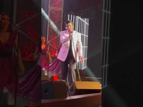 #DeanZ dancing to the #ClayCooperTheatre Rock 😉🔥⚡️ #Bransonshows #Branson #BransonMO