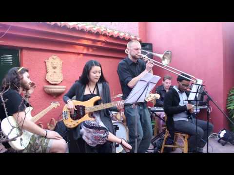 Ji-Unit // Hit The Road Jack