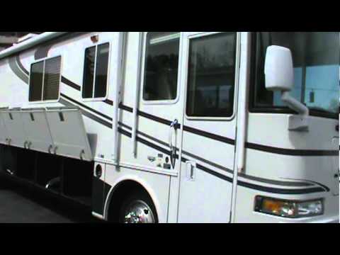 2001 Damon Ultrasport 3680 38ft Diesel Pusher with 1 Slide and only 33K miles