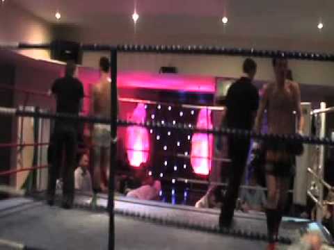 Mescho, MMAG, Sunday Show - Final - Chris Ferns Vs. Lindzie Batey