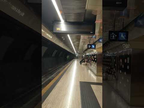 ナポリの地下鉄駅のリスト - 定義