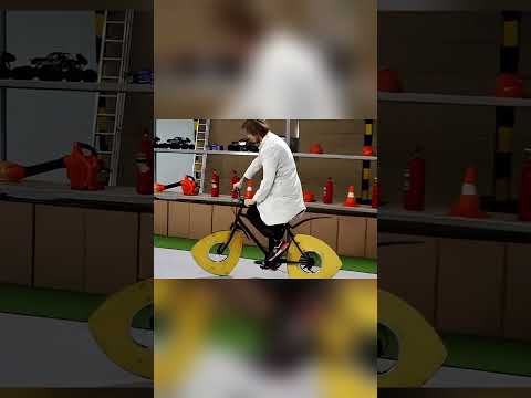 Le vélo aux roues triangulaires !