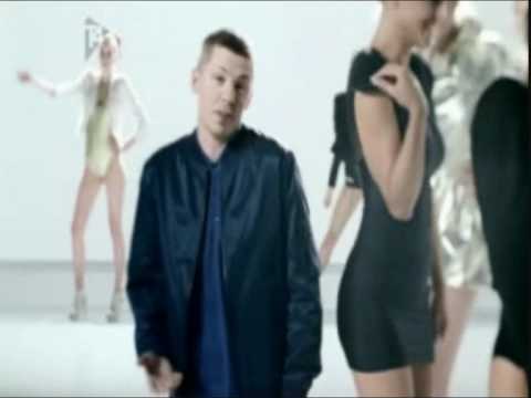 Professor Green vs. Beats International (DnB Style) (Tizwarz)