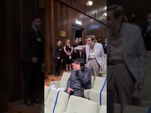 Caduta del maestro Riccardo Muti durante il festeggiamento del suo 80esimo compleanno