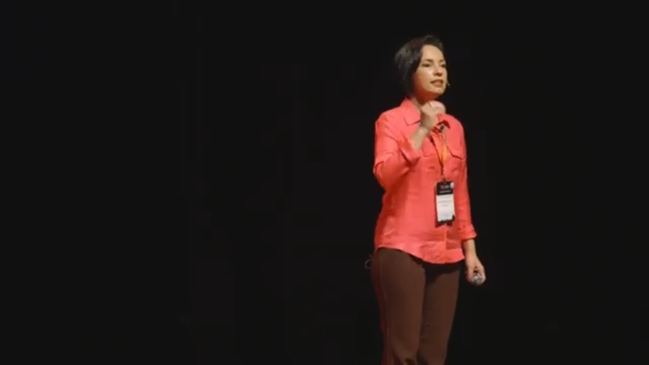 Como ver a potência além da deficiência | Flavia Cortinovis | TEDxLeblon