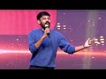 Music Director Leon James Sings All Most Padipoyindhe Pilla Song Manastars