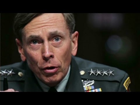 2010: Petraeus thanks soldiers, wife