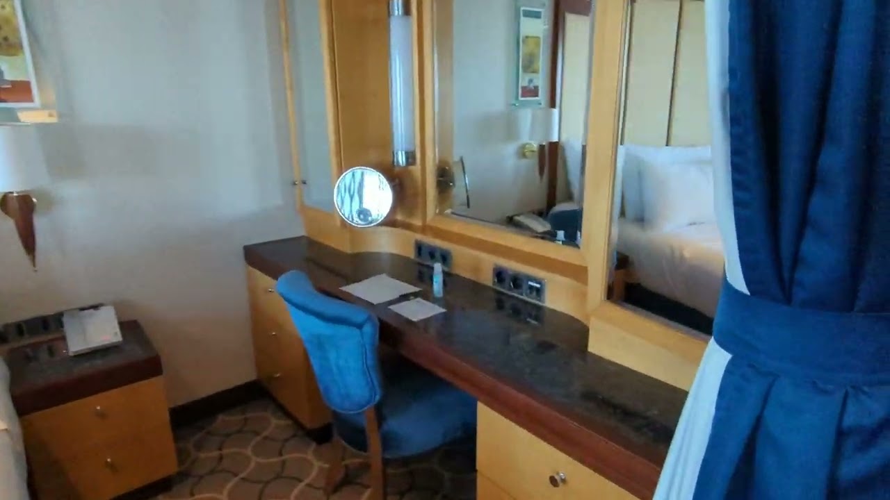 Navigator of the Seas - Cabin 1560 - Video 2