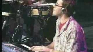 Céu - Concrete Jungle