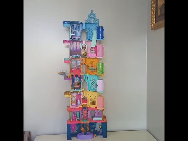 Vídeo relacionado con Mattel Disney Frozen Castillo Sorpresa de Anna o Elsa con 4 sorpresas, incluida una muñeca pequeña, un Conjunto Storytime Stackers y 2 Accesorios (el Personaje Puede Variar), JNL62