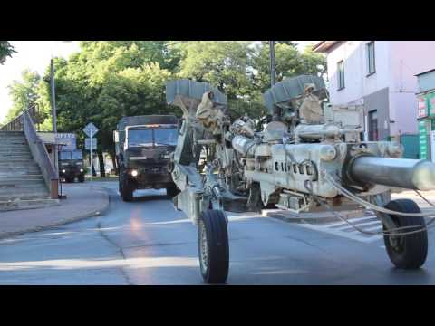 Sokołów Podlaski. Trzecia kolumna wojsk amerykańskich przejeżdża przez miasto