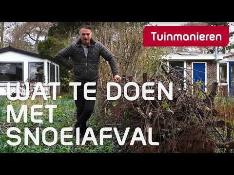 Wat doe je met snoeiafval? Takken en twijgen stapelen. Goed voor insecten en dieren.