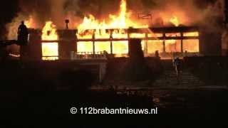 preview picture of video 'Zeer grote brand in wegrestaurant te Schaijk'