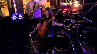 Lucy Gowen plays Sweet Home Chicago with The Little Devils at Skehans Nunhead