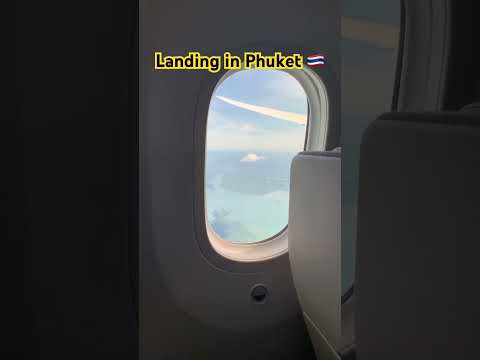 Landing in Phuket 🇹🇭🤩 #thailand #phuket #ภูเก็ต #เที่ยวภูเก็ต #ไทย #เที่ยวไทย #สนามบินภูเก็ต