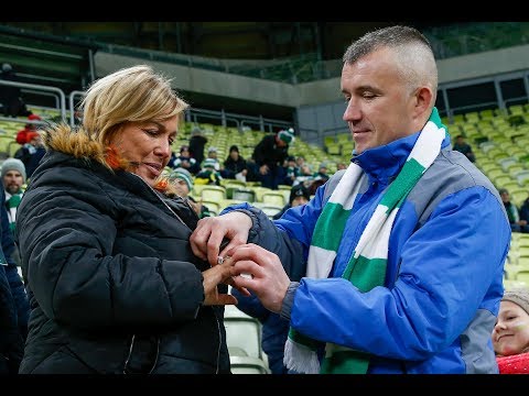 Zaręczyny na meczu Lechii!