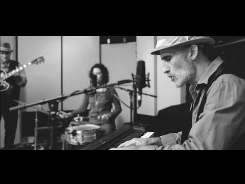 Promotional video thumbnail 1 for Sunnyside Swing