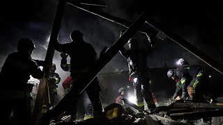 Bombas rusas golpean Zaporiyia, dejan 35 heridos y intensifican los combates en el frente