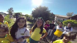 David Luiz atende torcida mirim que prestigiou treino da Seleção