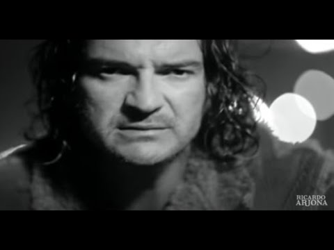 Video Mojado de Ricardo Arjona grupo-pesado