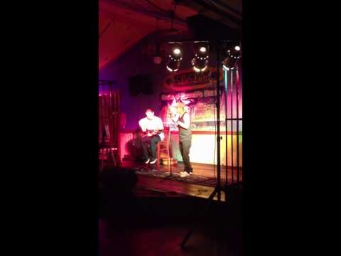 Bryant singing someone like you at lulu's