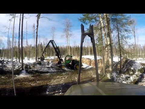 Валка леса в России. Работа оператора харвестера John Deere 1270E