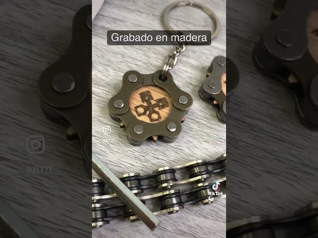 Vídeo relacionado con Generisch Regalo de reconocimiento de conductor de autobús, gracias por mantenerme, conductor de autobús escolar, llavero, gracias, joyas, regalos, llaveros, para conductor, Navidad, cumpleaños, plata