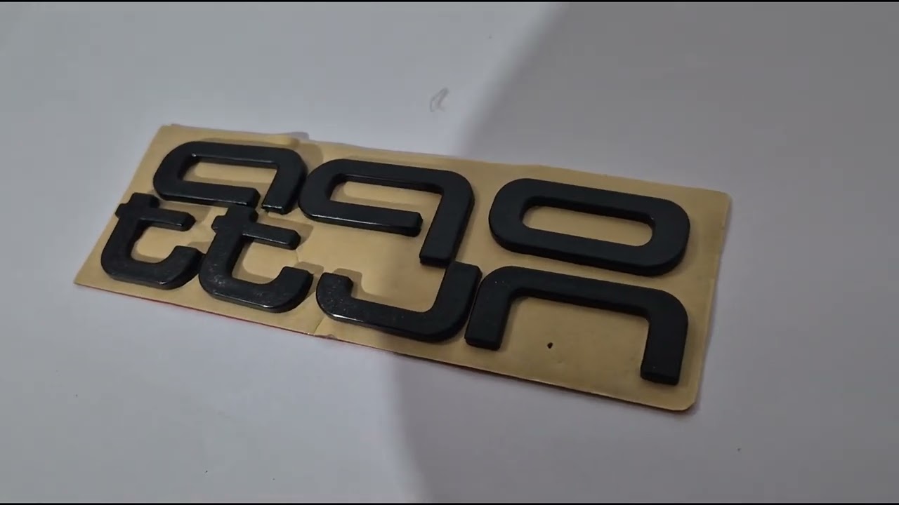 Audi Шильдик-надпись Quattro Black Video 1