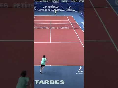Has this ever happened to you? 😵‍💫 #LesPetitsAs #shorts #tennis #foryou #pourtoi