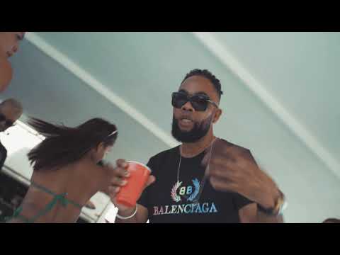 MC OYE - Ban Putia (Official Video)