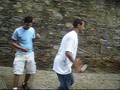 porque dios te hizo tan fea... jaja parodia de ..por que dios te hizo tan bella ....