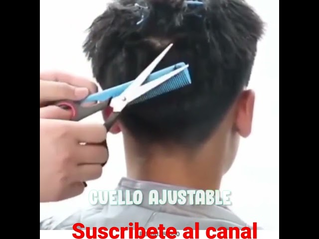 Vídeo relacionado con TRU BARBER Capa de Peluqueria XXL, Con Cuello de Silicona, 100% Poliéster, Capa de Peso Ligero y Resistente al Agua, Capa de Salón Profesional con Cierre a Presión Para Corte de Pelo.