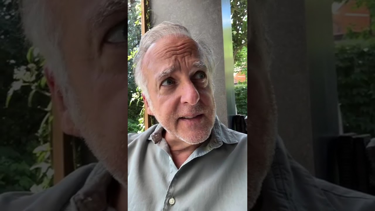 Paco Arango - Director de cine · Fund. Aladina