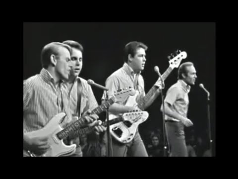 Videoclip de Little Deuce Coupe (Live/2012) — The Beach Boys
