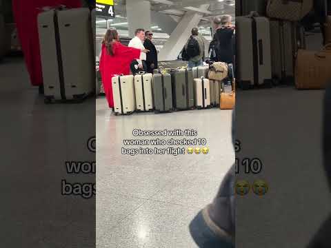 Niecy Nash Spotted At The Airport With 10 Bags