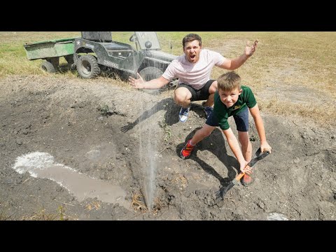 Hudson Finds Broken Pipe Full of Mud and Water | Tractors for kids