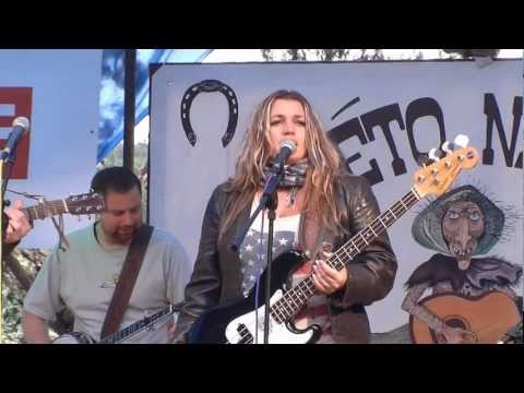 Ilon Leichtová "Mezi řádky" BlueGate (Live) Bílina 15.9.2012 amatervideo Vašek Skořepa CŠV