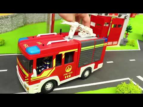 Çocuklar için farklı itfaiye aracı oyuncakları