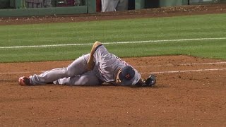 DET@LAA: Saupold exits the game with an injury in 6th