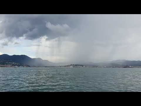 Temporale sulla Spezia visto dal mare