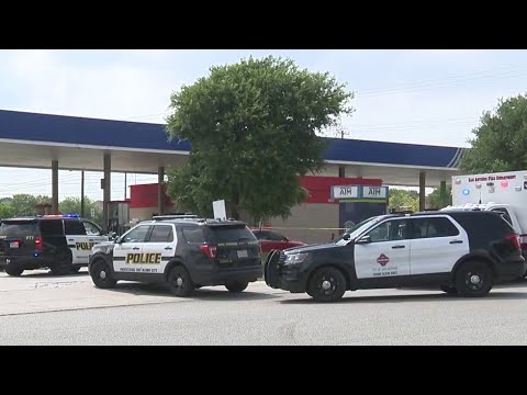 Man, 63, fatally shot outside far West Side convenience store