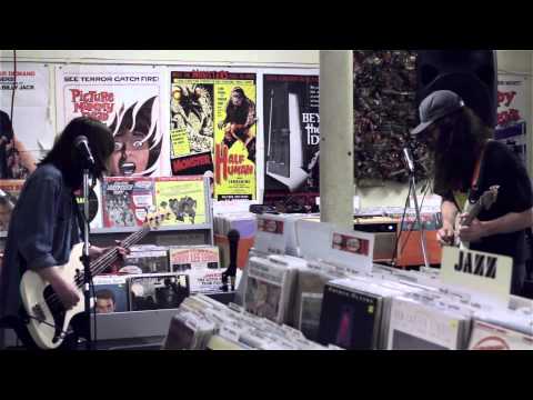 Soft Healer live @ Angry Mom Records (Record Store Day 4/20/13)