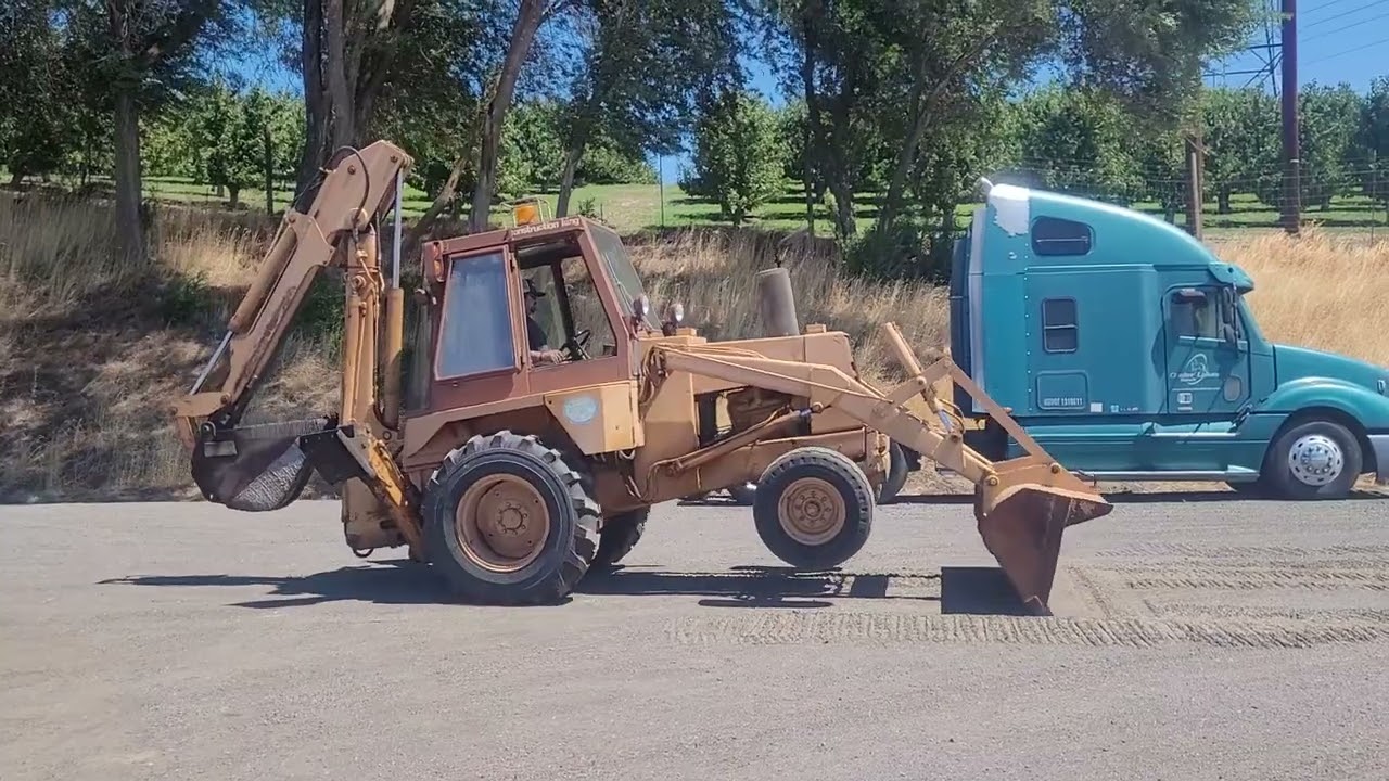 LOT # 2408 - Case 580C Construction King Backhoe