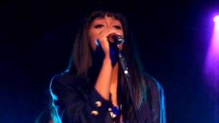 Solange Knowles Intro & 'Dancing in the Dark' Live @ Heaven, London 22.05.09