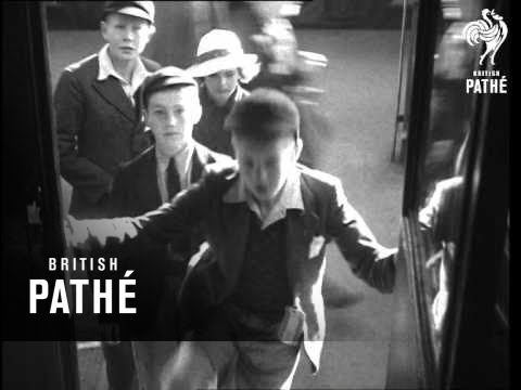 English Children Leave Paris (1946)