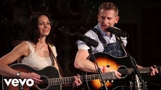 Joey+Rory - Hammerin’ Nails (Live)